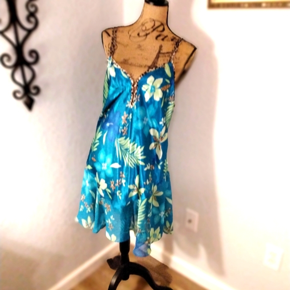 Secret Treasures Other - Secret treasures Floral Night gown.